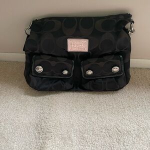 Coach 14570Poppy Pocket signature black convertible hobo bag